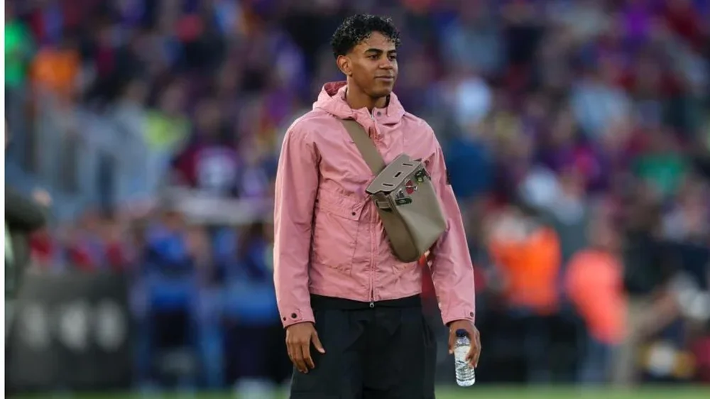 Lamine Yamal durante la previa del Clásico